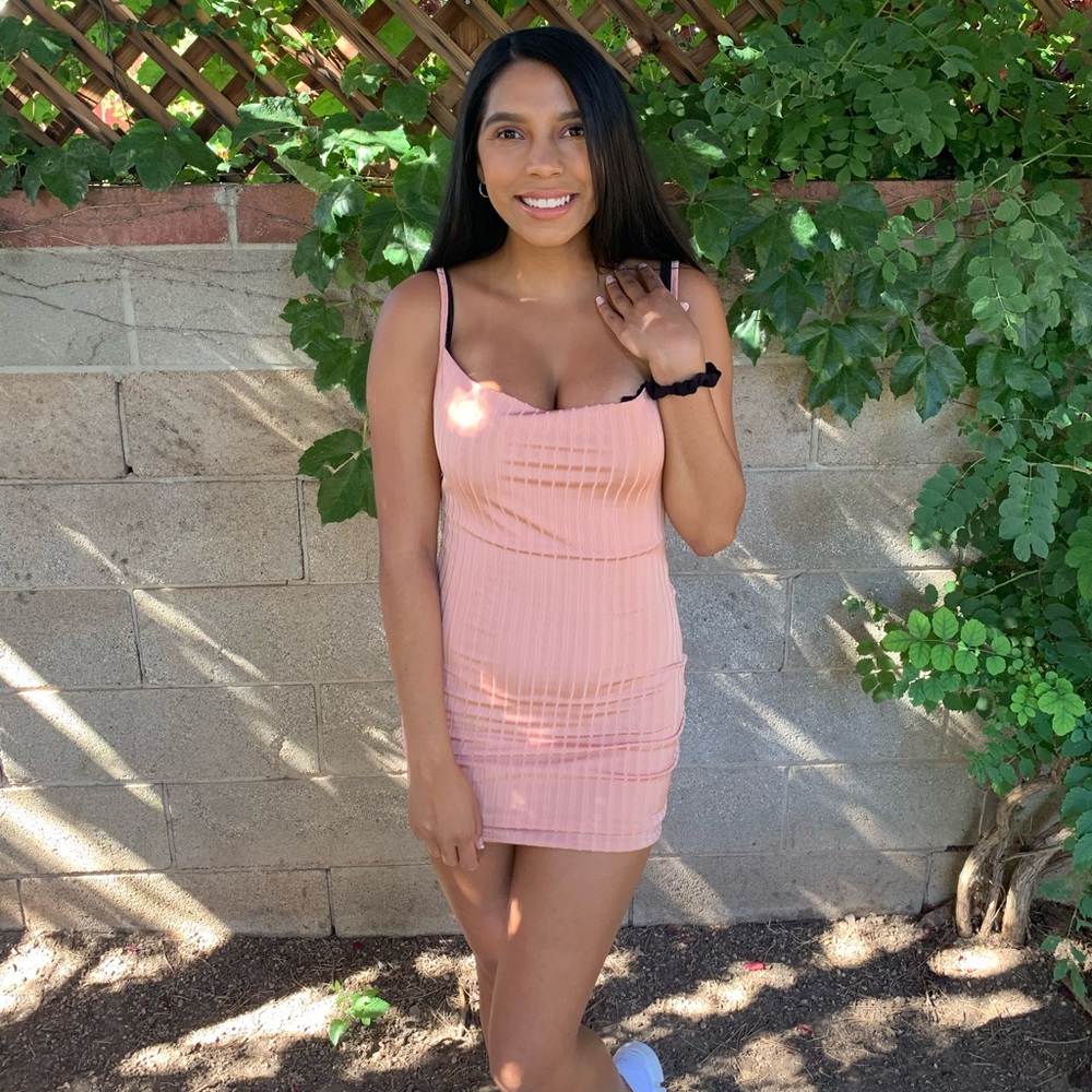 Dress - Picture 5 of 6